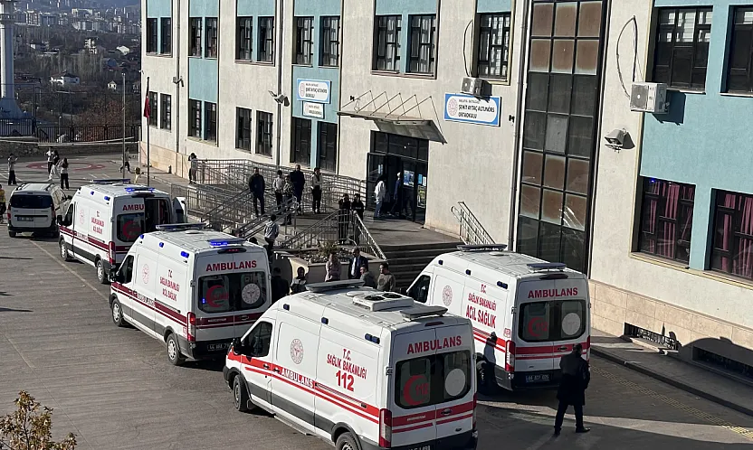 Malatya'da Zehirlenme Şüphesi: 10 Öğrenci Hastaneye Kaldırıldı