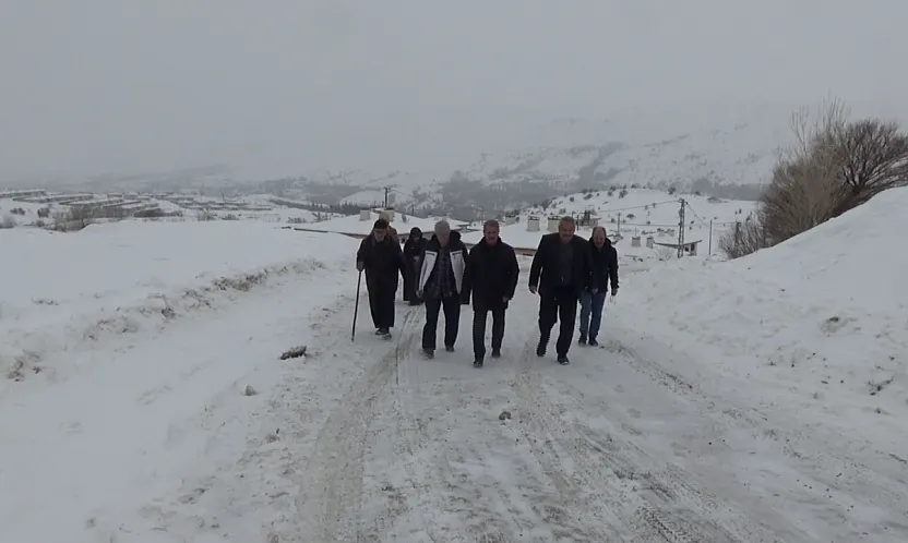 Malatya Doğanşehir'de 15 Aile Kışı Barakada Geçiriyor!