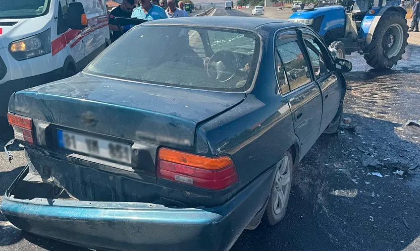 Malatya Doğanşehir'de Trafik Kazası! Otomobil İle Traktör Çarpıştı