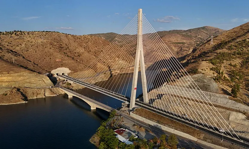 Malatya-Elazığ Ulaşımının Kilit Noktası Kömürhan Köprüsü Kapatıldı