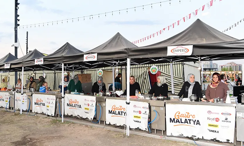 Malatya Gastronomi Sokağı'nda Tiritli Köfte Heyecanı