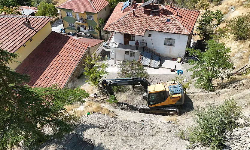 Malatya Hekimhan'da Yıllar Sonra Yeniden Çalışma! Dere Yatakları Temizleniyor