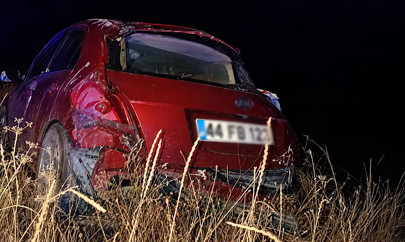 Malatya Kuzey Çevre Yolu'nda Otomobil Şarampole Devrildi!