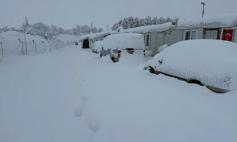 Malatya'nın İlçesinde Kar Alarmı: Kırsal Mahallelerde Ulaşım Zorlaştı