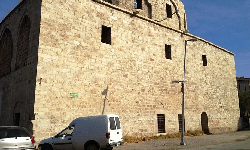 Malatya'nın Sessiz Tanığı Taşhoran! Kubbedeki Sekiz Kadın Figürünün Sırrı Çözüldü