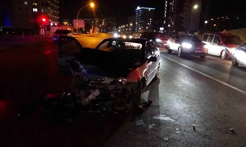 Malatya Tecde Mahallesi'nde Trafik Kazası: 3 Yaralı