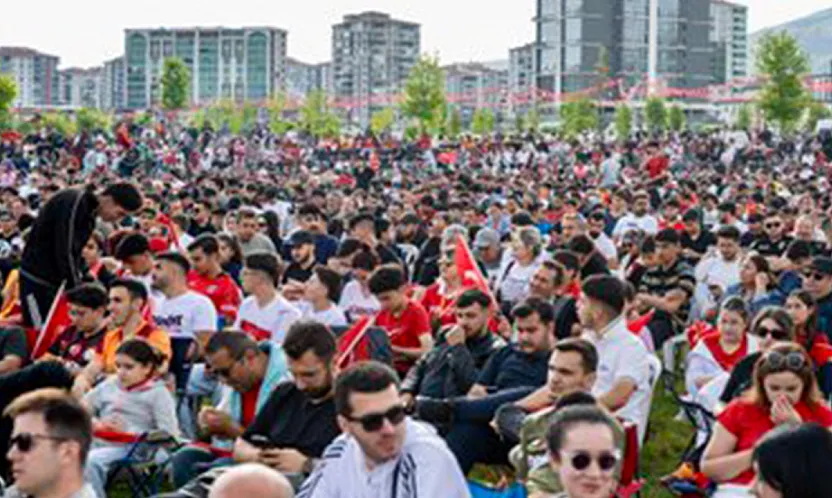 Malatya Tek Yürek Oldu! Dev Ekran Başındaki Coşku Mağlubiyetle Sona Erdi