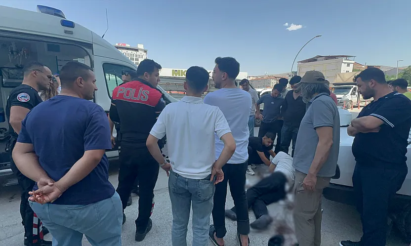 Malatya Terminal Caddesi'nde Bıçaklı Kavga Yaşandı!