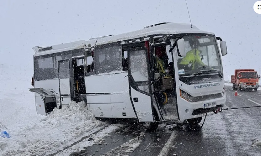 Malatya Yolunda Feci Kaza: 3'ü Ağır 22 Kişi Yaralı!