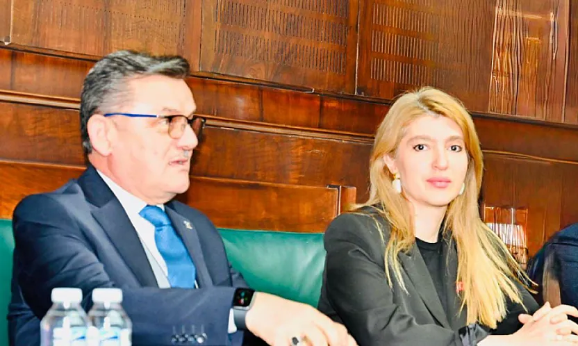 Milletvekili Ölmeztoprak Hem Şantiyeyi Hem Sahayı İşaret Etti!