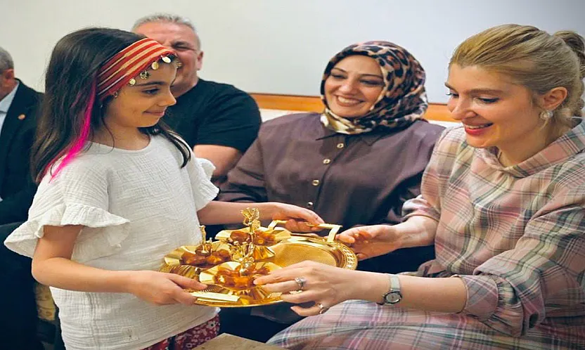 Milletvekili Ölmeztoprak'tan Asırlık Tarifler Ve Asırlık Evliliklere Ziyaret