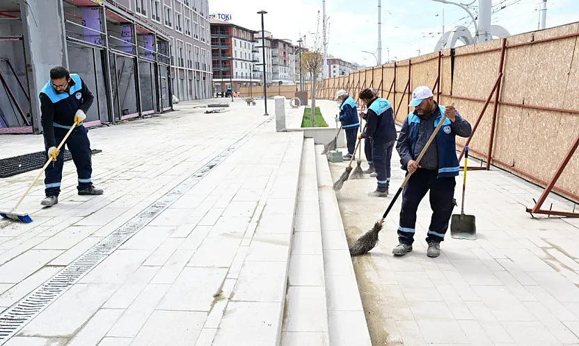 Molozlar Gidiyor, Esnaf Geliyor! Akpınar Çarşıda Geri Sayım