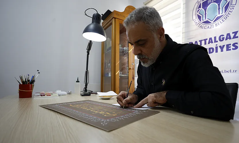 Osmanlı Padişahlarının Sabır Sırrıydı! Malatyalı Usta Çeyrek Asırdır Fırçasını Konuşturuyor