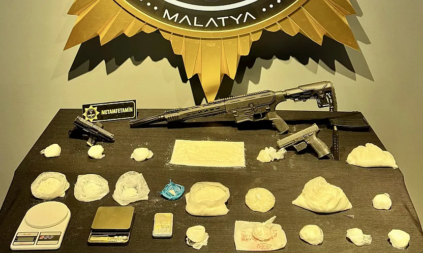 Sokak Satıcılarına Şafak Operasyonu: Malatya'da 2 Kilo Metamfetamin Yakalandı