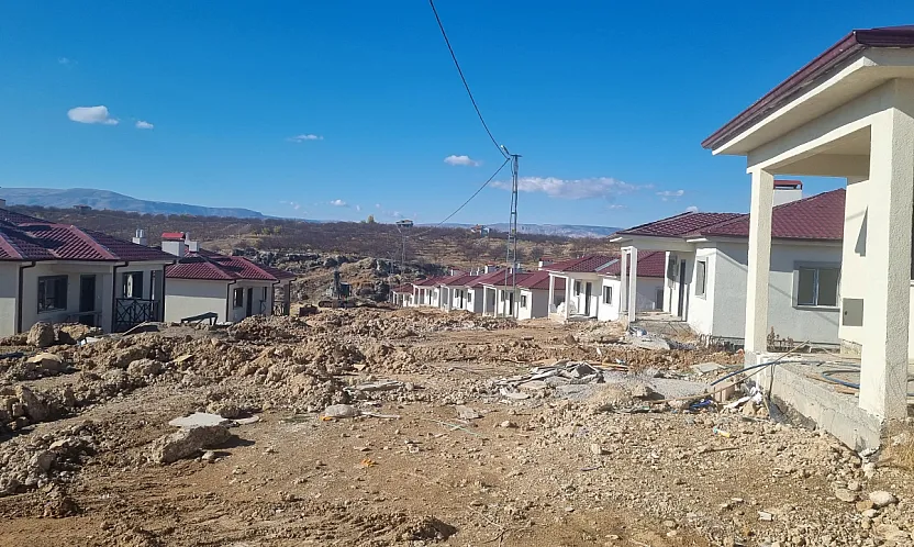 Malatya'da Köy Evleri Krizi Büyüyor! Çalışma 2 Yıldır Tamamlanmadı!