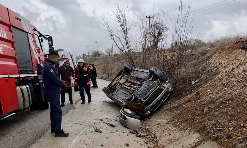 Tavşantepe Mevkiinde Korkutan Kaza: Kontrolden Çıkan Araç Şarampole Devrildi