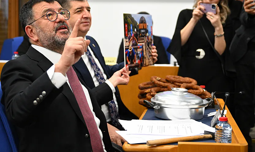 Veli Ağbaba Fırtınası! Son Ankette Rakiplerini Gölgede Bıraktı