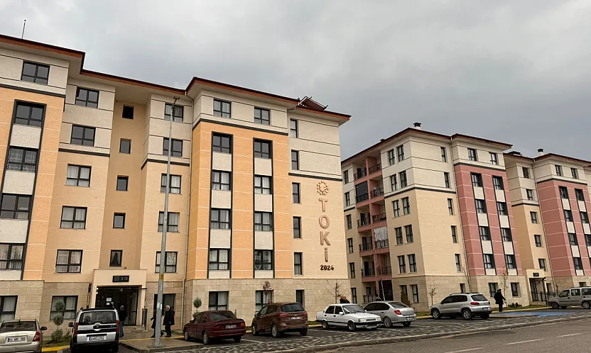 Yakınkent'te Vatandaş İsyanda Bodrumlara Su Birikiyor, Doğalgaz Yok