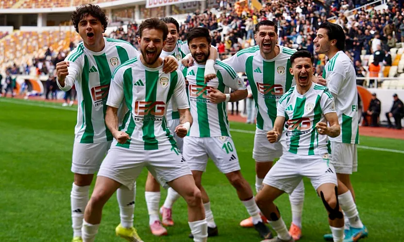 Yeni Malatya Stadyumu'nda Gol Yağmuru: Yeşilyurtspor Sahada Fırtına Estirdi