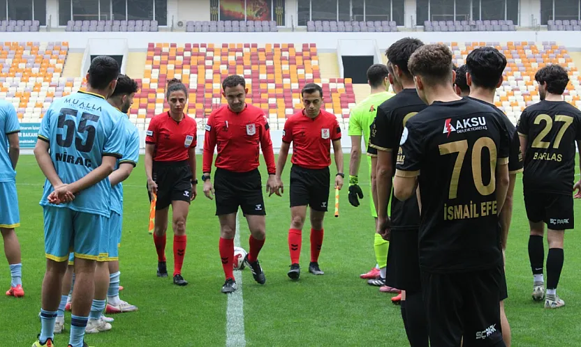 Yeni Malatyaspor'da Tarihi Kriz!  Maça 7 Futbolcu Çıktı