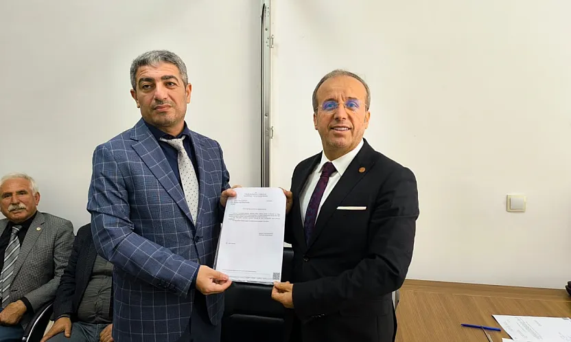Yeni Parti Malatya İl Başkanı Basri İlhan Mazbatasını Aldı, Hedefini Açıkladı!