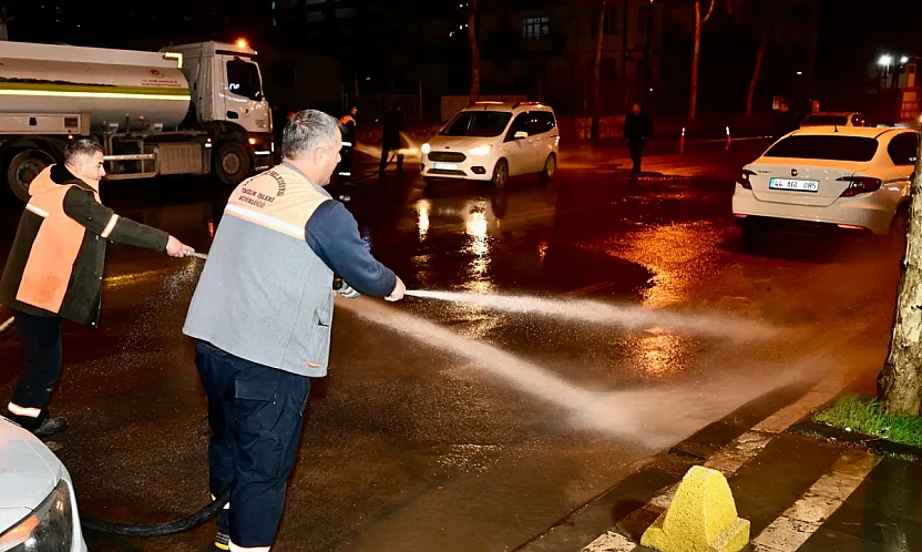 Yeşilyurt'ta Bayram Hazırlığı: Ekipler Sahada Temizlik Çalışması Yapıyor!