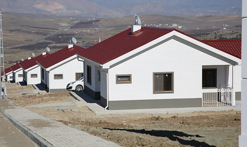 Yeşilyurt'ta Hak Sahiplerine Yeni Yuva: Duranlar'da Anahtarlar Teslim Ediliyor