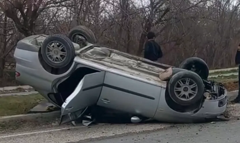 Yeşilyurt'ta Kaza: Otomobil Ters Döndü, 3 Kişi Yara Almadan Kurtuldu!