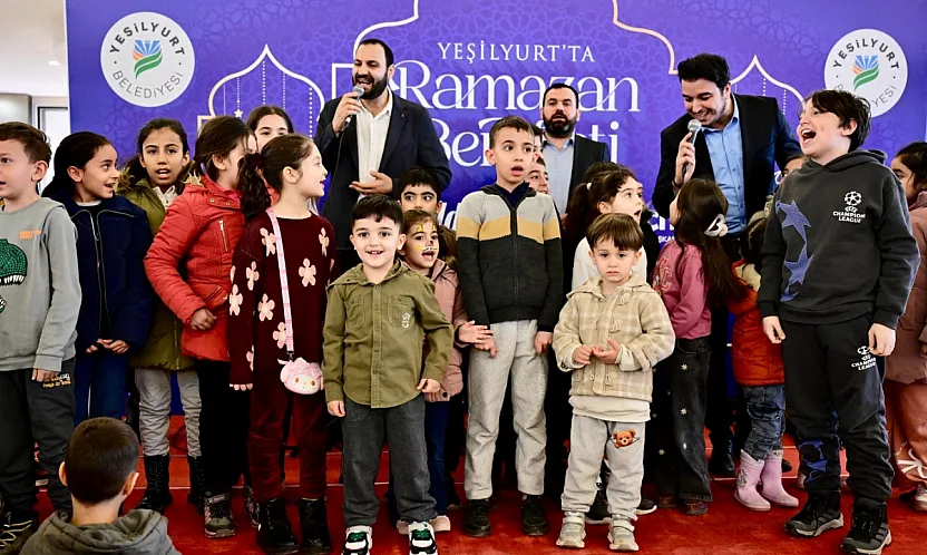 Yeşilyurt'ta Ramazan Buluşması! İlahiye Binler Hep Bir Ağızdan Eşlik Etti!