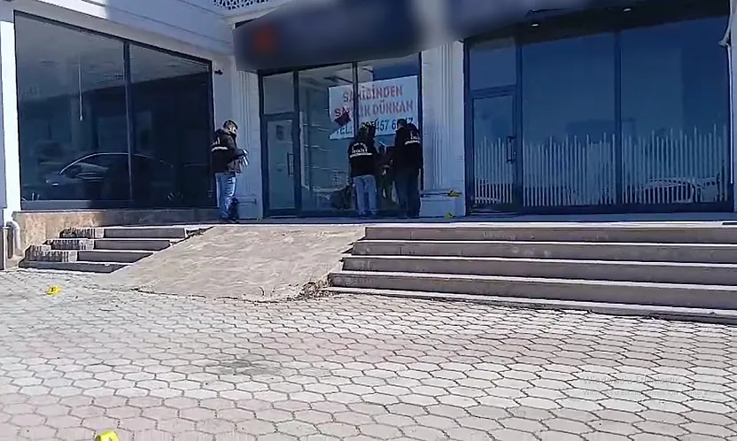 Yeşilyurt'ta Silah Sesleri! İş Yerine Pompalı Tüfekle Ateş Açıldı