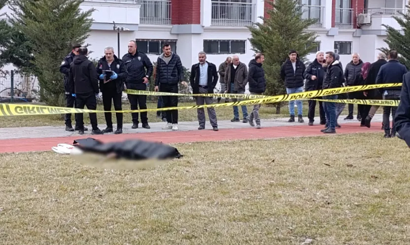 Yeşilyurt'ta Sokakta Fenalaşan Yaşlı Adam Kurtarılamadı!